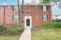 Building Photo - 206 N George Mason Dr