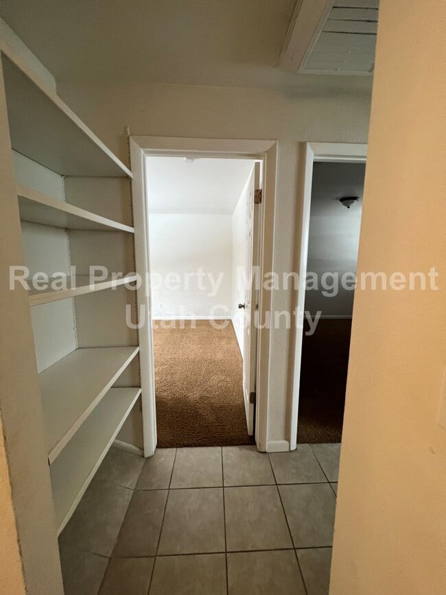 Building Photo - Orem Duplex great location