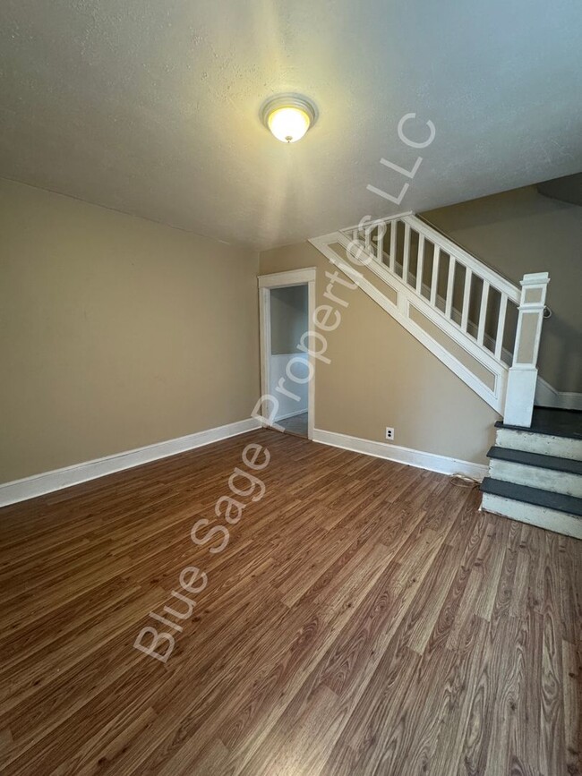 Building Photo - Beautiful 4 Bedroom 1 Bath in Linwood!