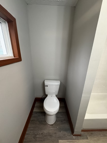 Building Photo - 164 Miami Rd