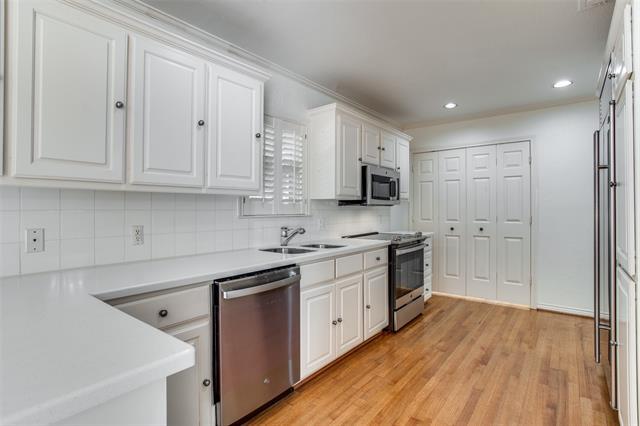 Building Photo - 4209 Greenbrier Dr