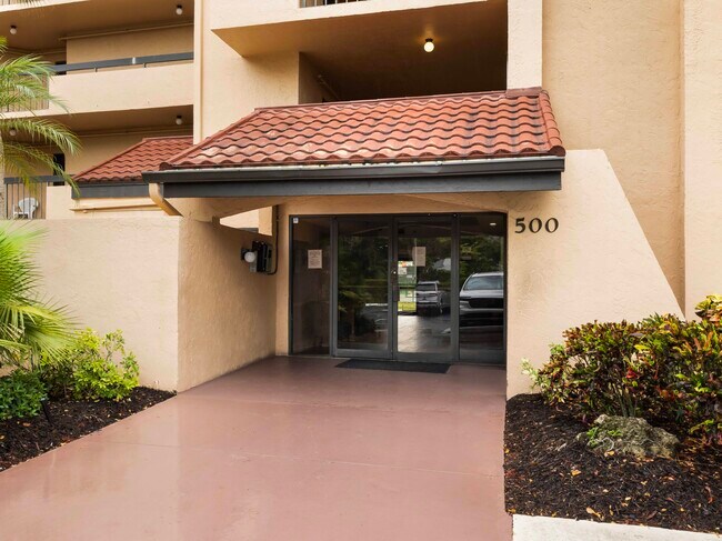 Building Photo - 500 Egret Cir
