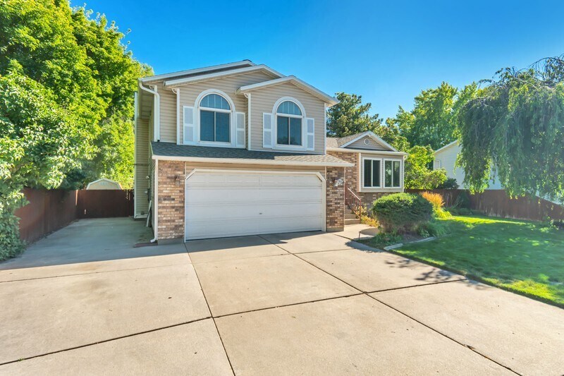 Building Photo - 582 Meadow Hill Dr