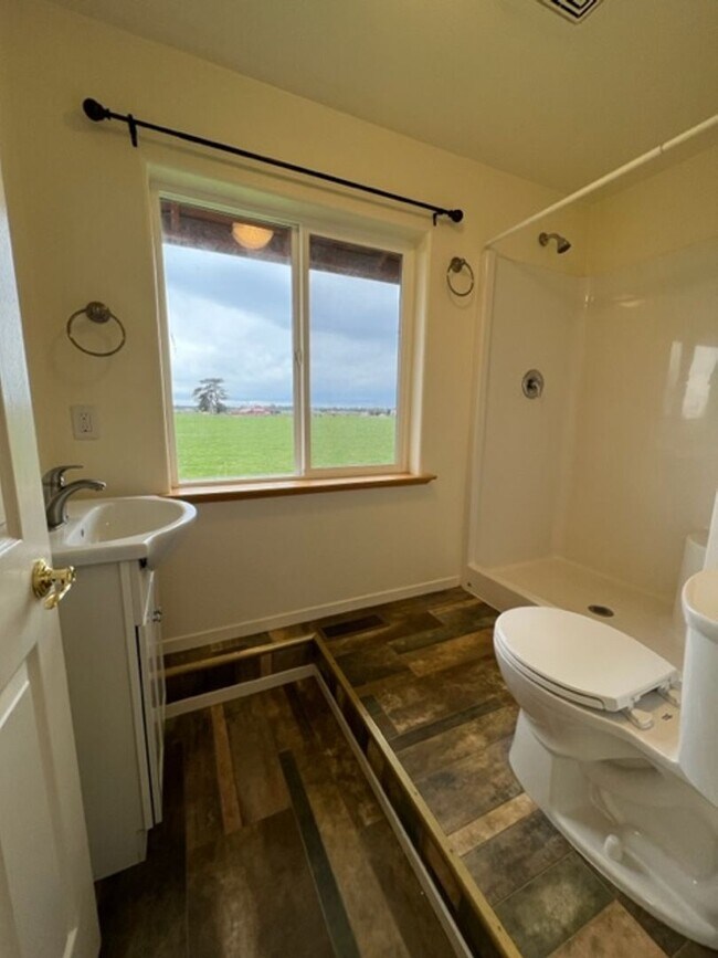 Building Photo - Marilann CT