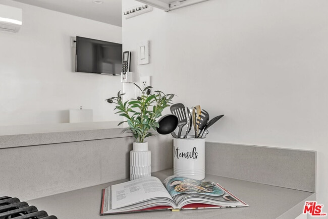 Building Photo - 15006 Burin Ave