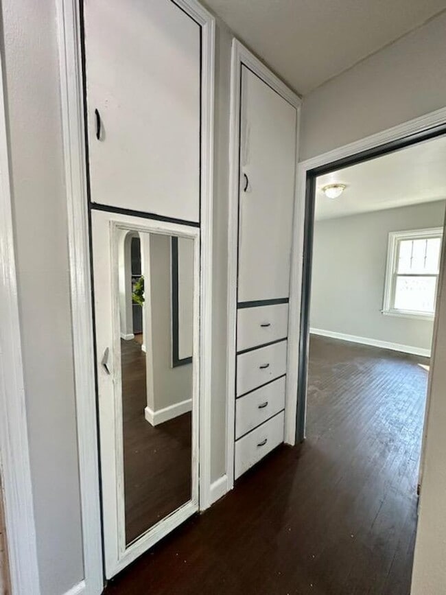 Building Photo - 3 bed, 1 bath home for rent in Waterloo