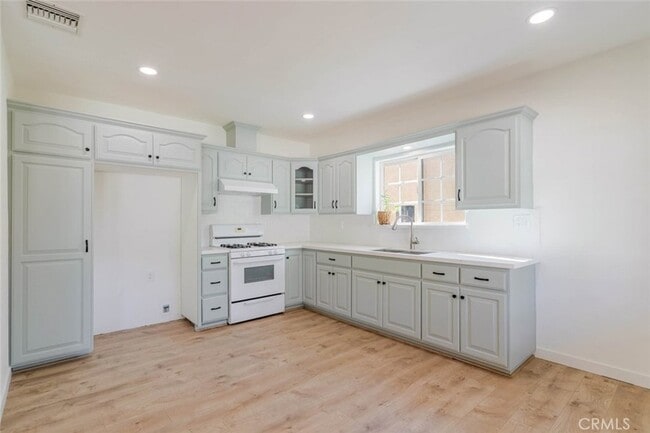 Building Photo - 13716 Judd St