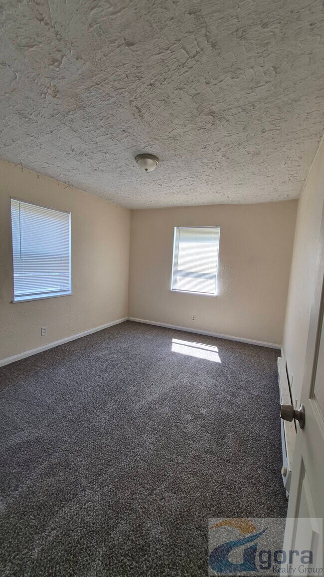 Building Photo - 152 Santa Clara Ave