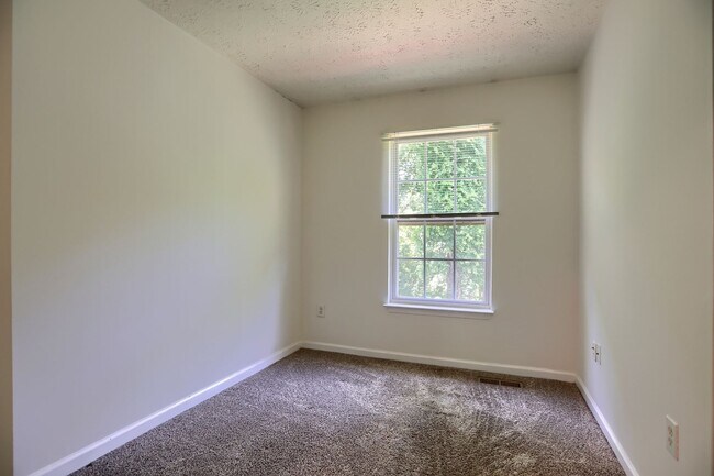 Building Photo - Contemporary Living At It's Finest in Lovely Owings Mills!!