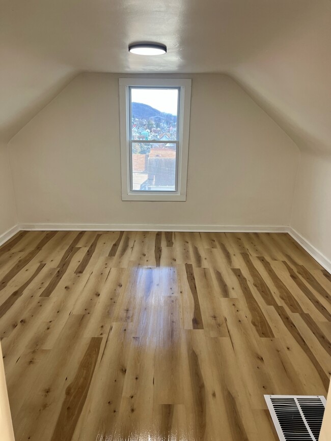 Building Photo - Christy Park