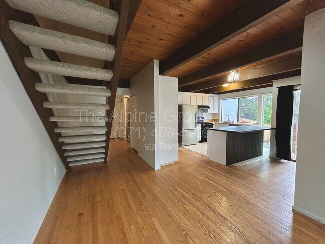 Building Photo - 4905 SW 152nd Ave
