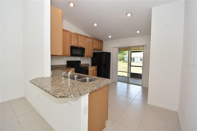 Building Photo - 31 Rosecroft Ln