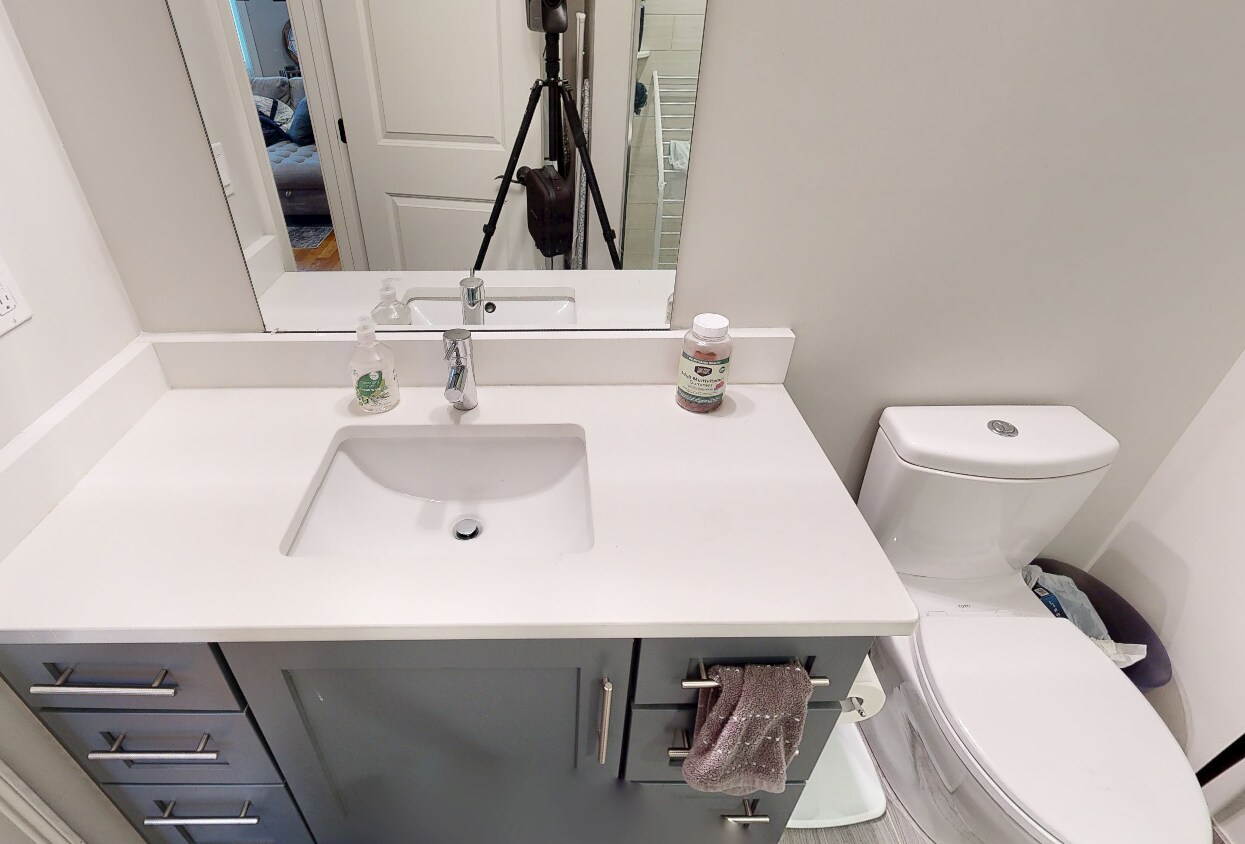 Building Photo - 164 Hampshire St