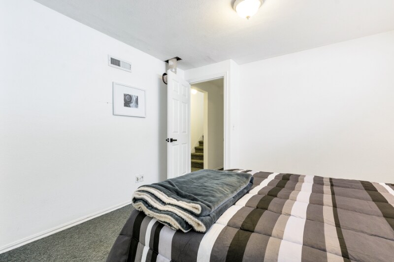 Building Photo - 6167 Eagle Nest Dr