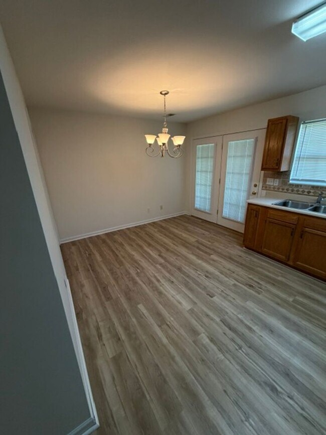 Building Photo - 2811 June Bug Way