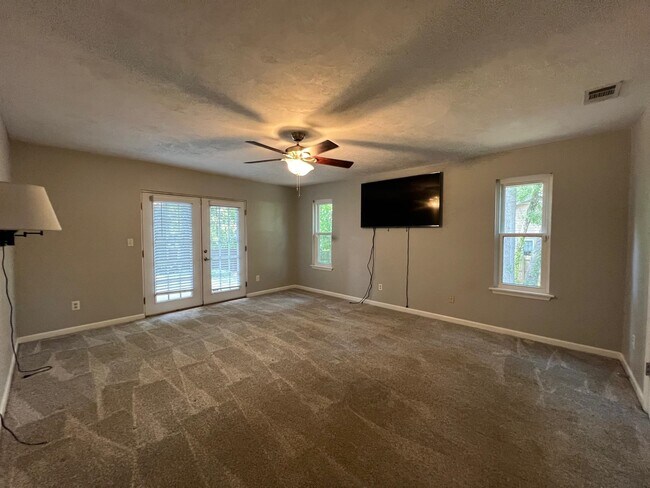 Building Photo - 1430 Blockford Ct W