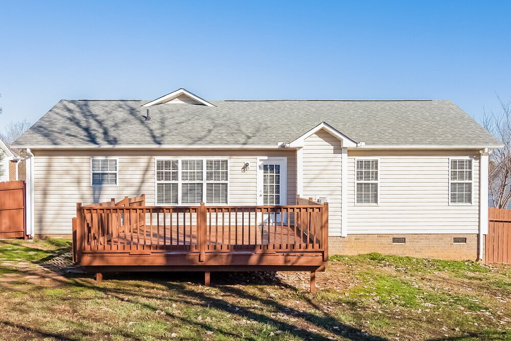 Building Photo - 634 Loch Lomond Cir
