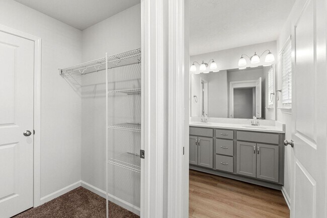 Building Photo - 1212 Vail Dr