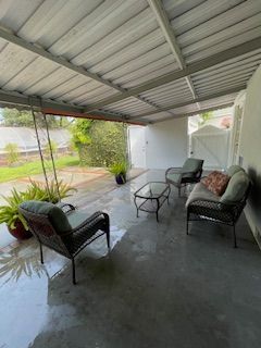 Building Photo - 1000 Chevron Ct