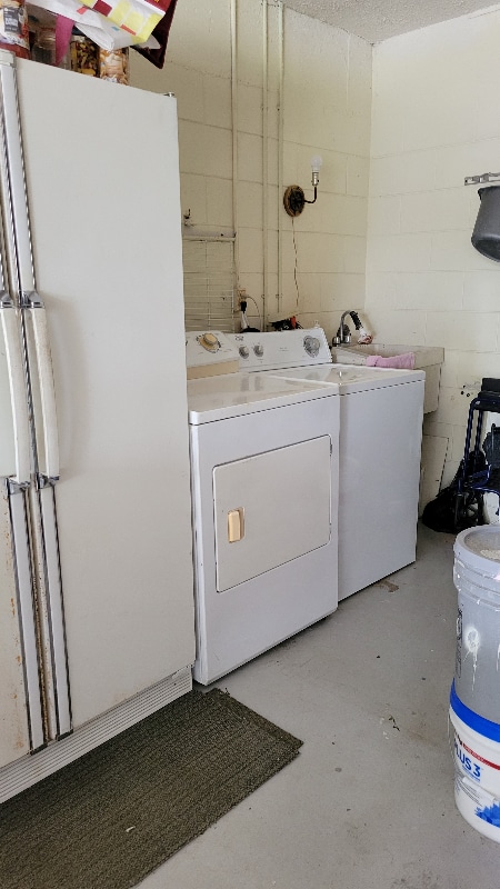 Building Photo - 11619 80th Ave