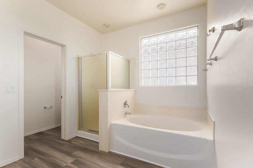 Building Photo - 1927 W Fruit Tree Ln