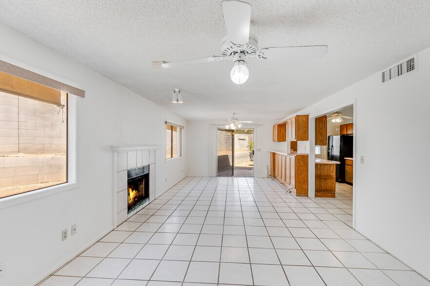 Building Photo - 16216 N 16th Pl