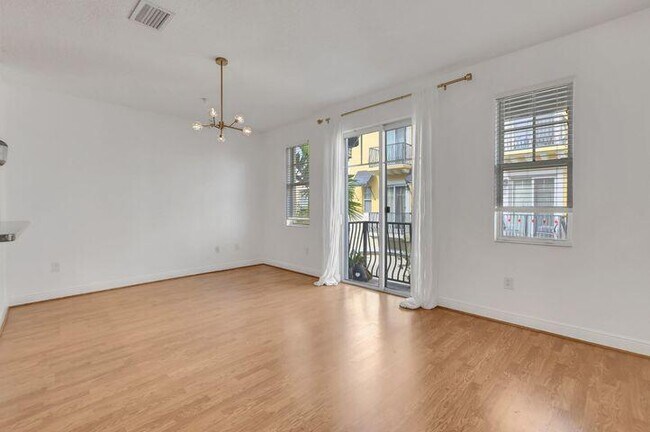 Building Photo - 3813 NW 5th Terrace