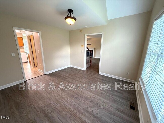 Building Photo - 404 Springside Dr
