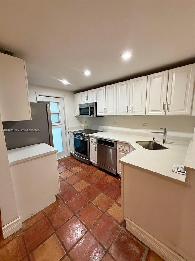 Building Photo - 240 Galen Dr