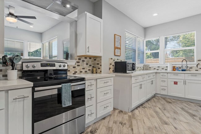 Building Photo - 134 Lee St