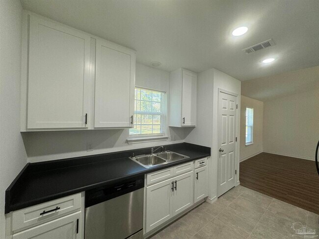 Building Photo - 5396 Spruce St