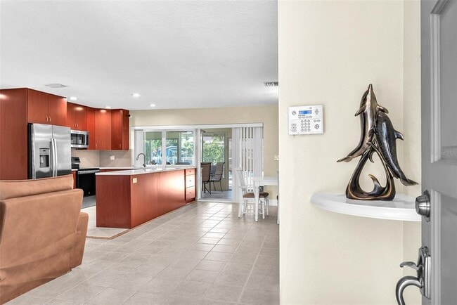 Building Photo - 1012 Spindle Palm Way