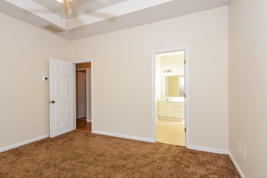Building Photo - 5545 Wheatfield Ln