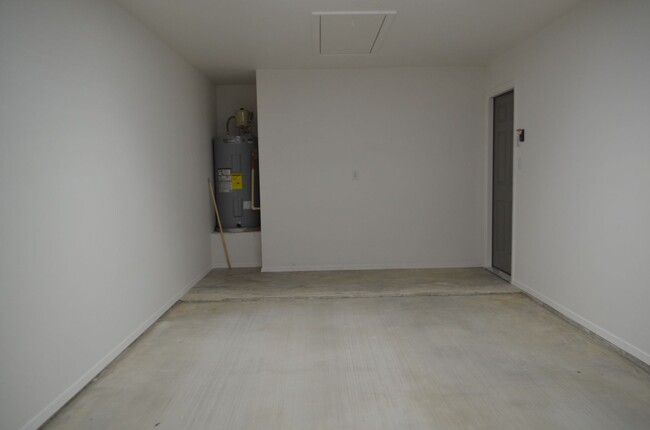 Building Photo - 971 Cline Dr