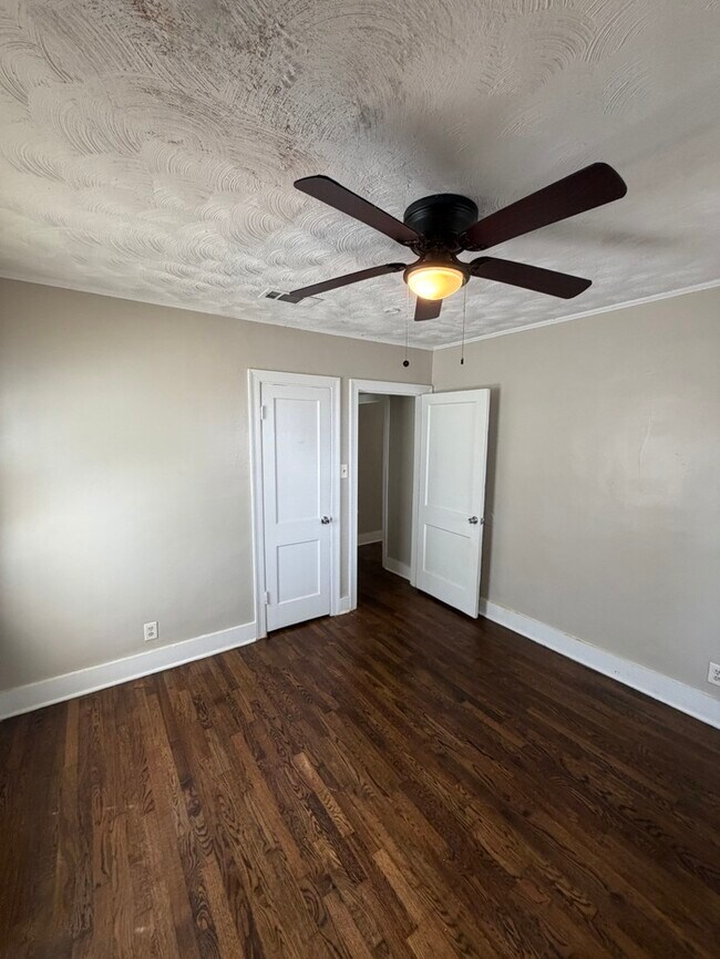Building Photo - 3377 Rockwood Ave