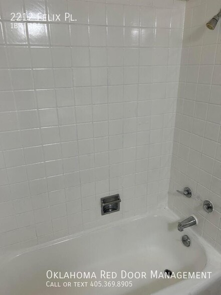 Building Photo - 2212 Felix Pl