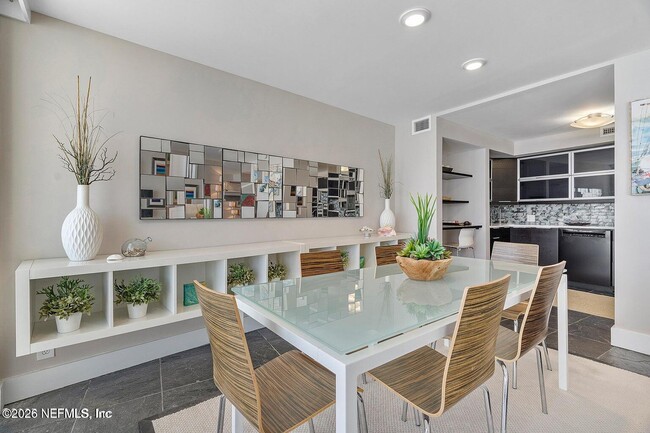 Building Photo - 1601 Ocean Dr S