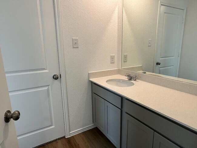 Building Photo - 365 Sonterra Dr