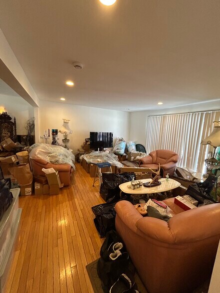 Building Photo - 22 Broadlawn Park