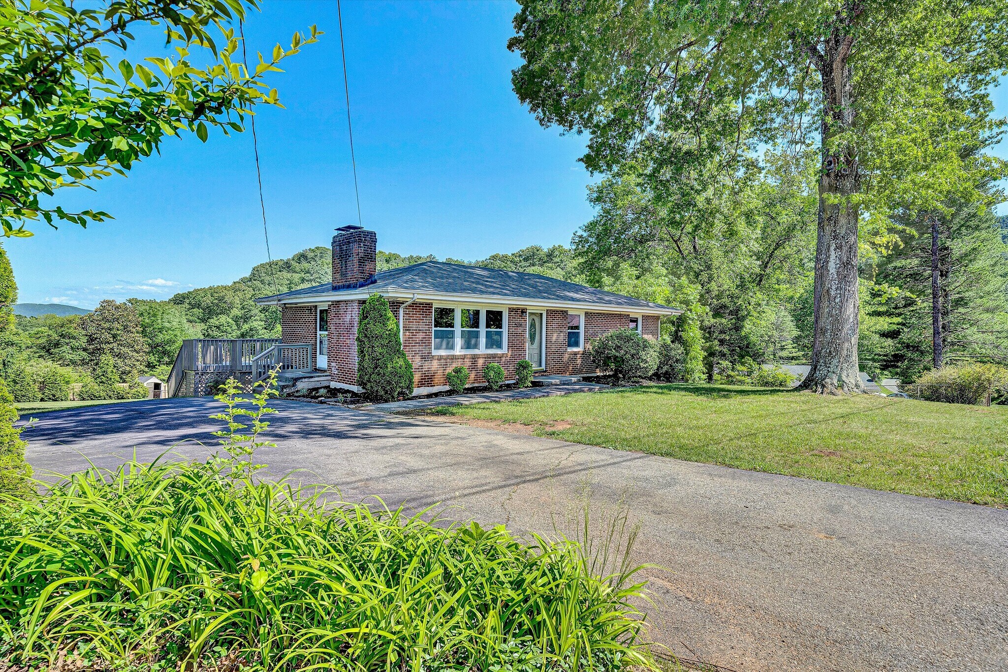 Building Photo - 5216 Sugar Loaf Mountain Rd