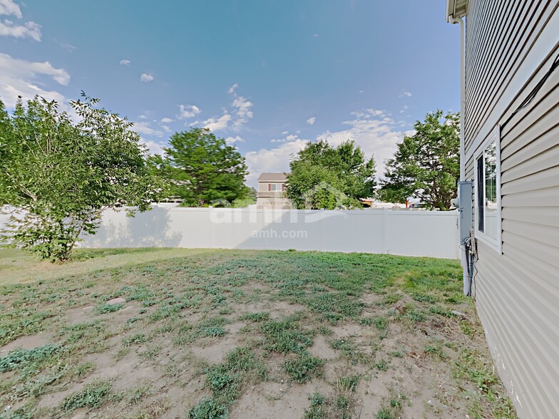 Building Photo - 4936 Perth St