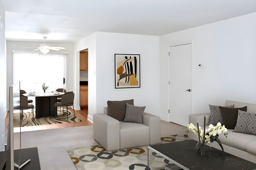 Building Photo - Court Royale