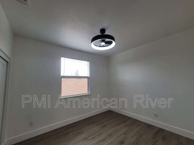 Building Photo - 4265 Thalia Way