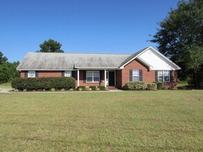 Building Photo - Rural Setting