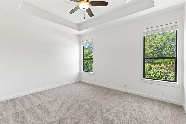 Building Photo - 2101 Rivers Edge Way