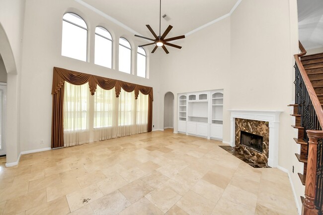 Building Photo - 2218 Longspur Ln