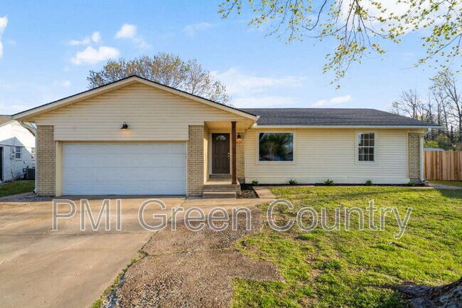 Building Photo - 1601 S 1st Pl