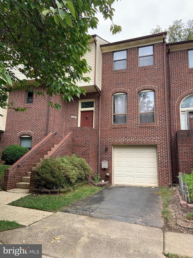 Building Photo - 6634 Westbury Oaks Ct