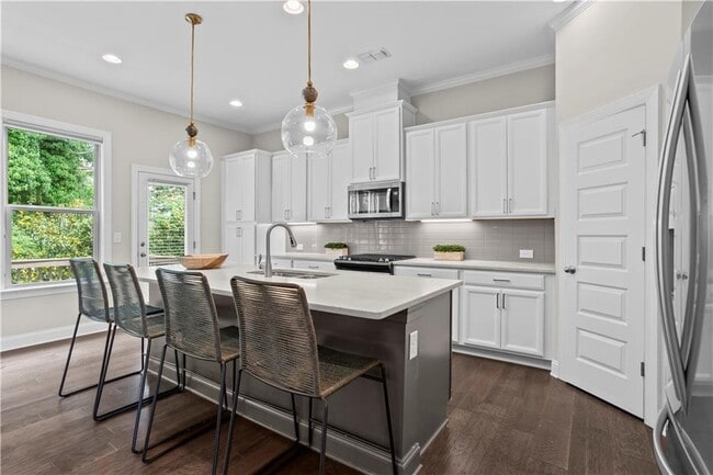 Building Photo - 3159 Rutter Dr