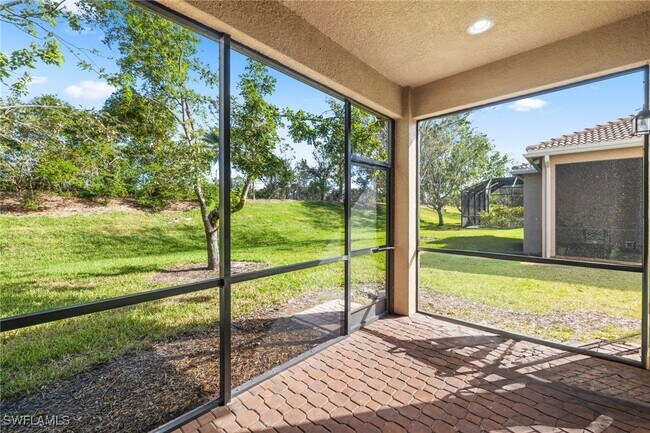Building Photo - 10391 Carolina Willow Dr